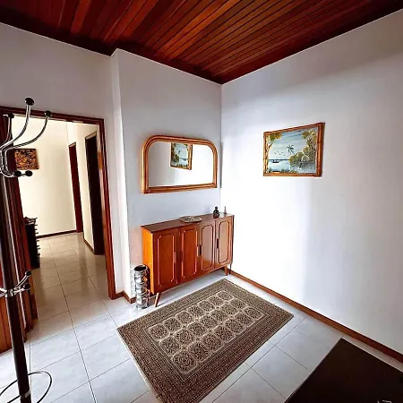 Big Luminous 4 Bedroom House Appartamento