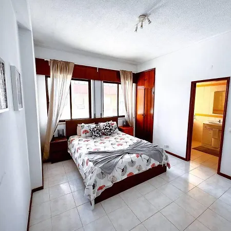 Big Luminous 4 Bedroom House *