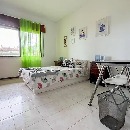 Big Luminous 4 Bedroom House Apartment Oeiras
