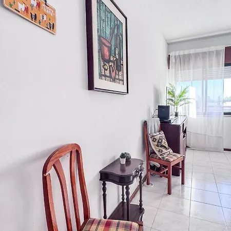 Big Luminous 4 Bedroom House * Oeiras